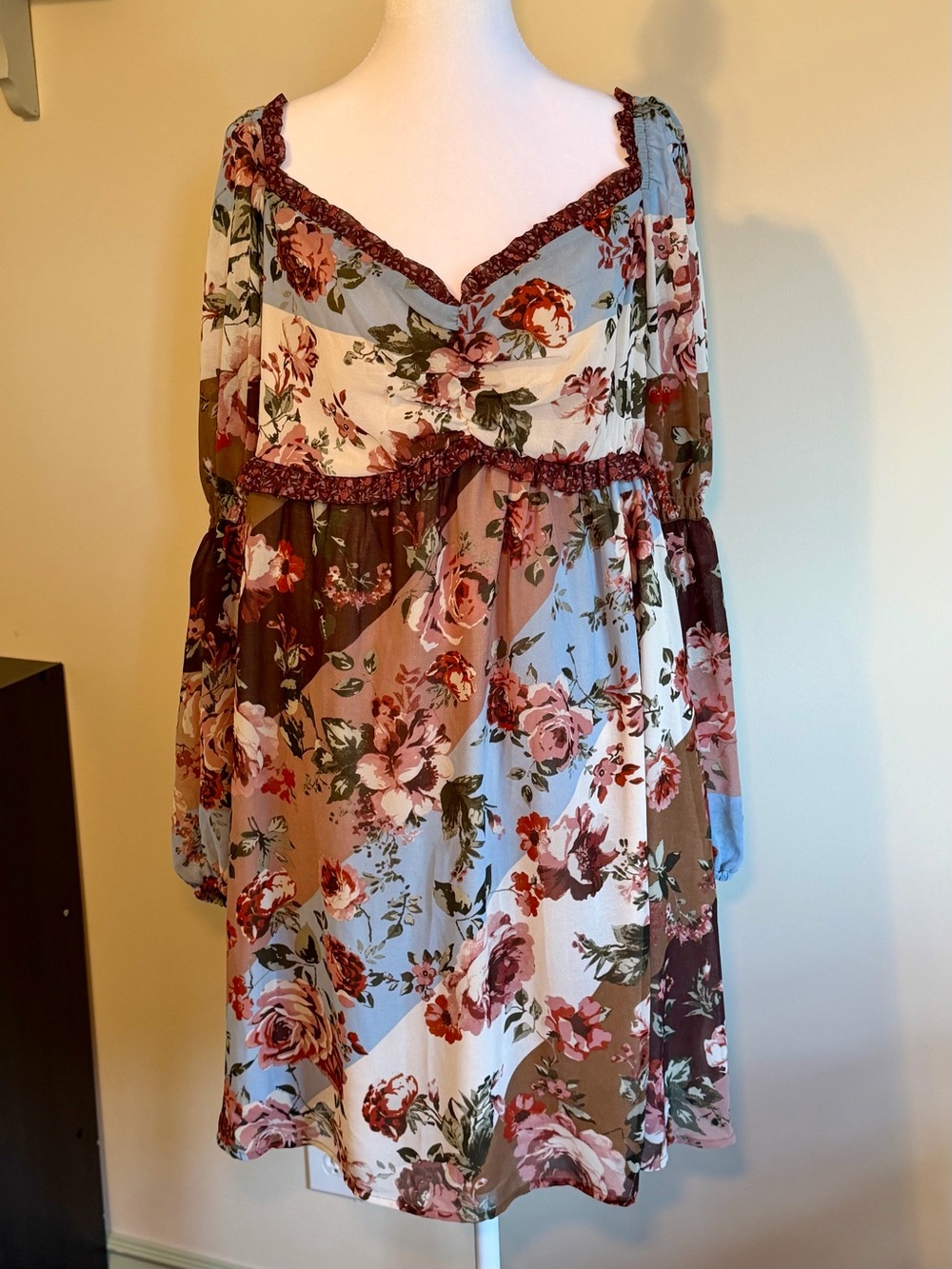 SO Floral Mini Dress in Blue, Brown, Cream & Pink XL